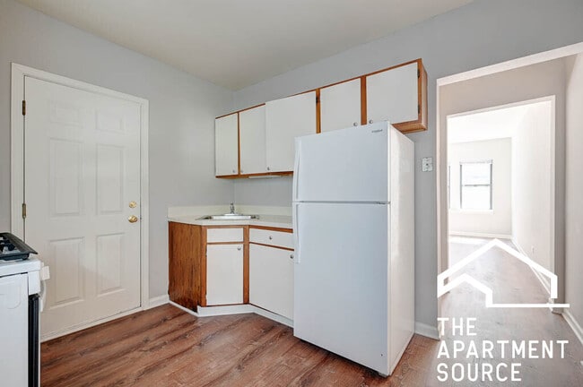 Photo - 5744 N Winthrop Ave Apartment