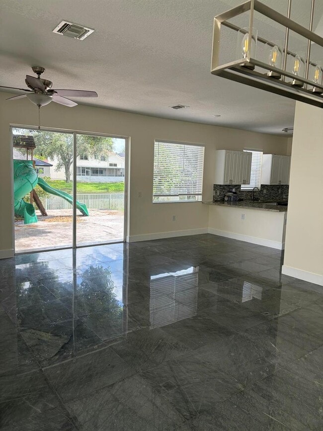 Foto del edificio - 9860 NW 20th Ct