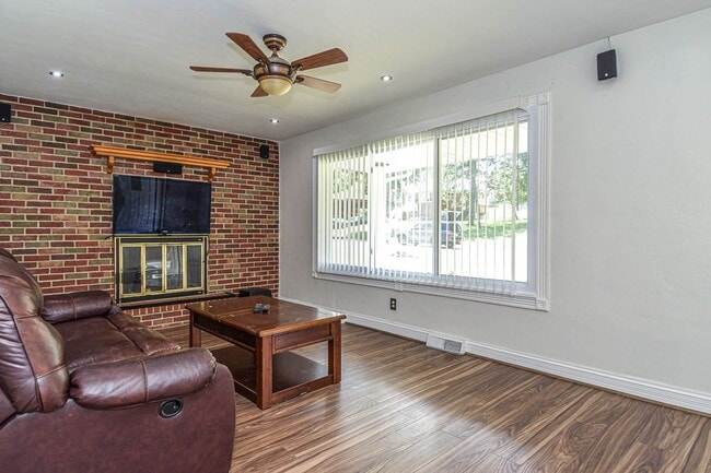 Building Photo - 9310 Radio Dr