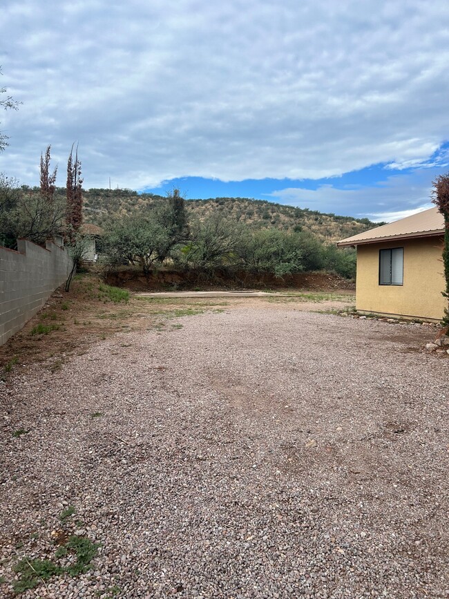 Building Photo - 428 Paseo Flamenco