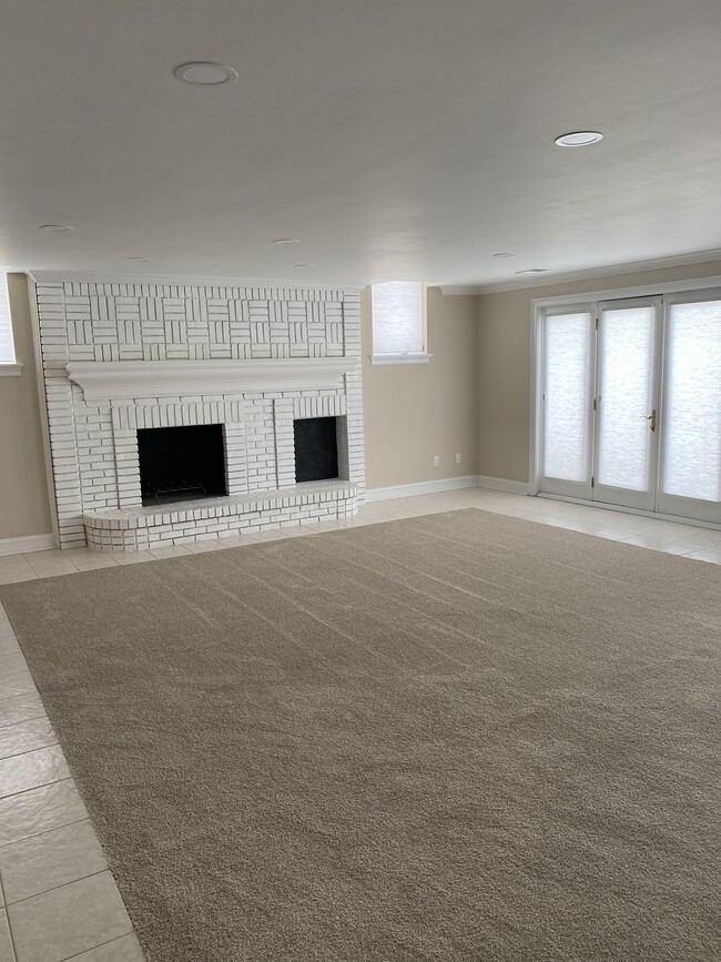 Building Photo - 44265 Riverview Ridge Dr