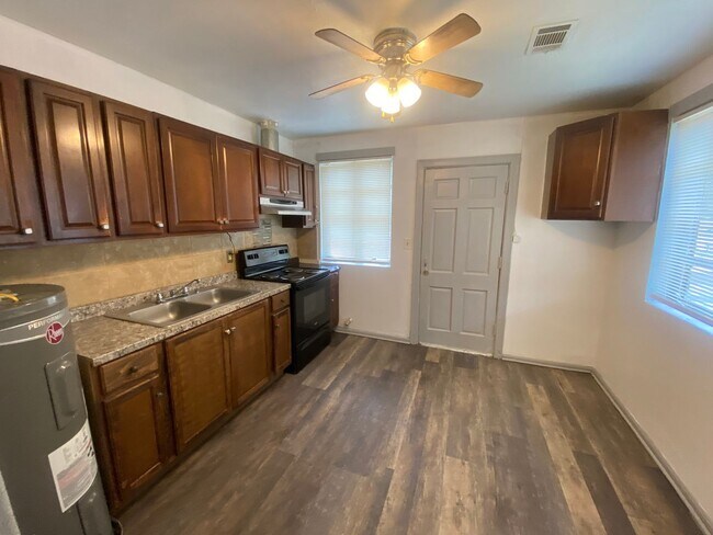 Building Photo - 2512 Lumpkin Ct