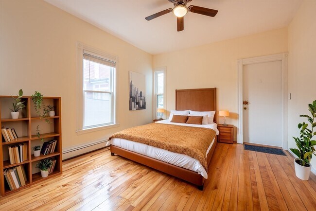 Foto del edificio - 51 Rindge Ave