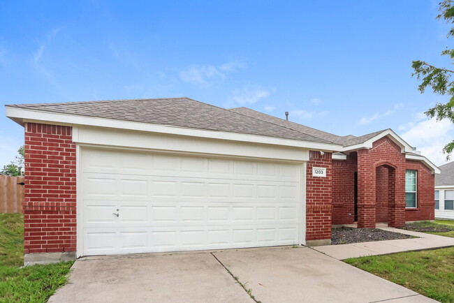 Foto del edificio - 1203 Hampton Dr