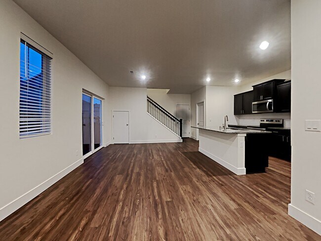 Building Photo - 33084 Ten Trails Parkway SE