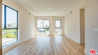 Building Photo - 1540 S Hayworth Ave