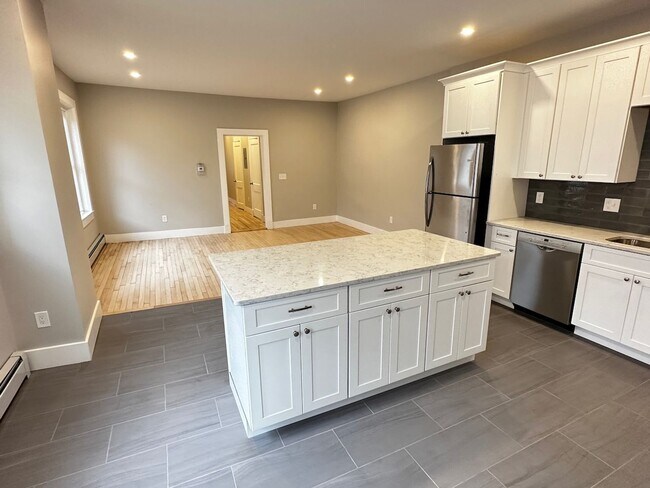 Building Photo - New Allston Listing!!