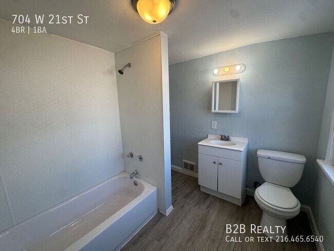 Foto del edificio - 704 W 21st St