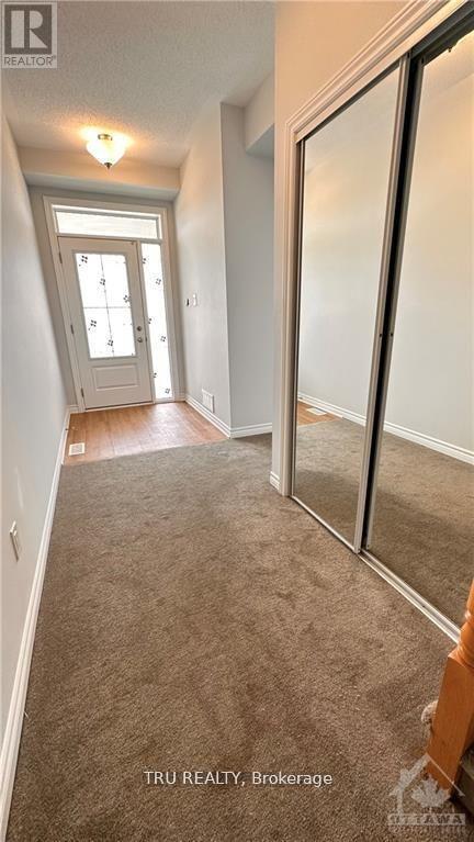 Photo du bâtiment - 1694 Maple Grove Rd