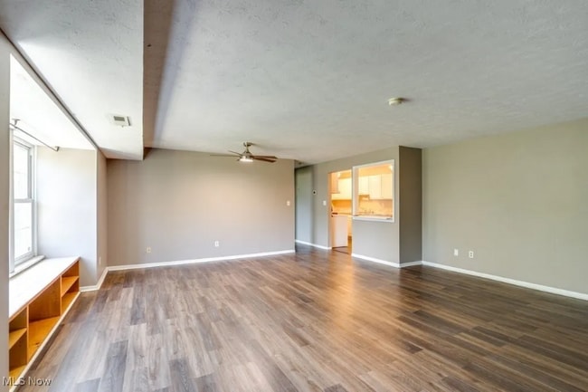 Building Photo - 26179 Raintree Blvd