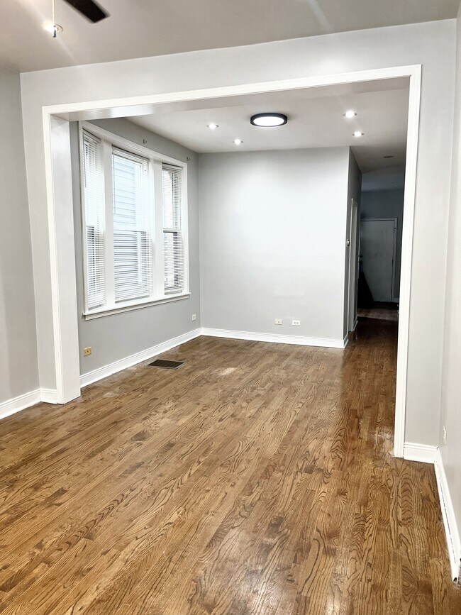 Foto del edificio - 2908 N Talman Ave