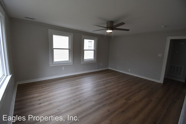 Building Photo - 2 br, 1 bath House - 904 North Pineview Av...