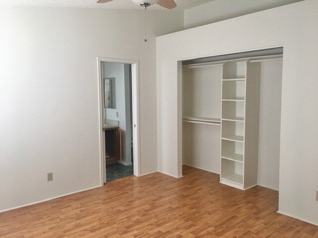 Building Photo - 1833 W Chardonnay Dr