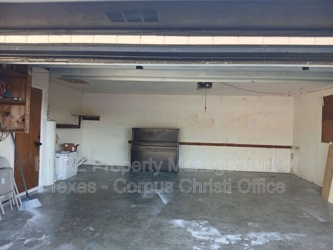 Foto del edificio - 4033 Sandy Hollow Creek Dr