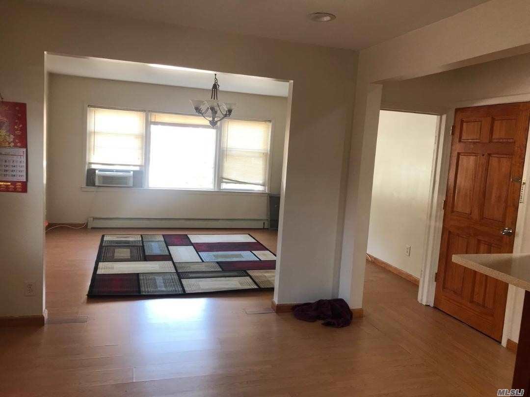 Foto principal - 149-12-149-23 23rd Ave