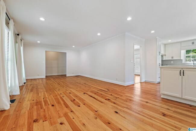 Foto del edificio - 3708 Northcote Dr.