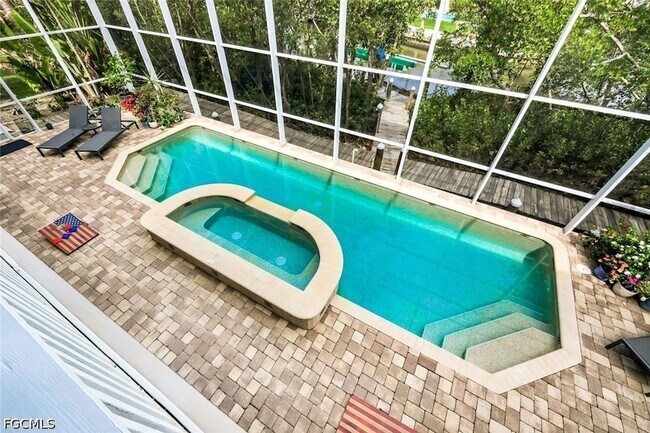 Foto del edificio - 21580 Indian Bayou Dr