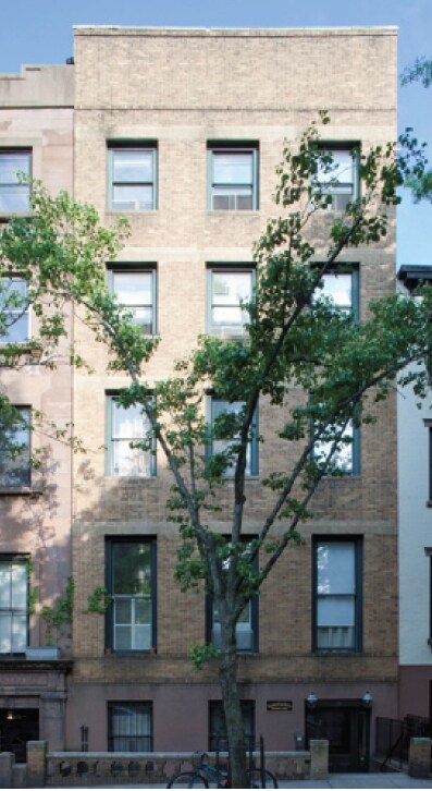 Primary Photo - 144 Willow St