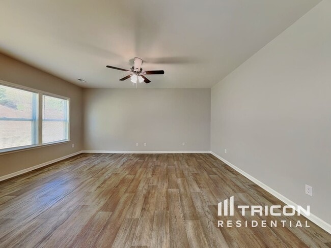 Foto del edificio - 4664 Wesmar Dr