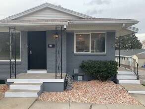 Building Photo - 210 S 400 E