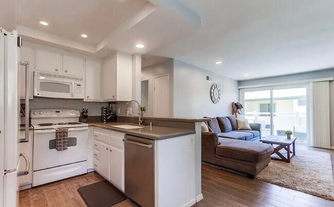 Building Photo - 8803 Gilman Dr