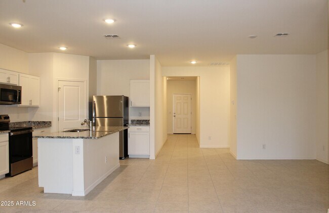 Foto del edificio - 10354 N 156th Ave