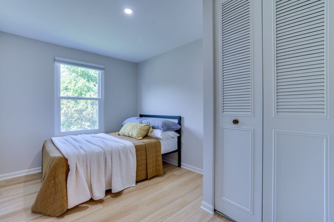 Building Photo - 5471 Braddock Ridge Dr