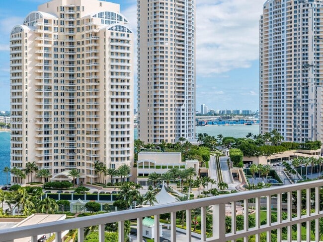 Building Photo - 701 Brickell Key Blvd