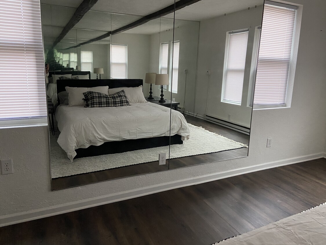Master bedroom - 147 E Wyomissing Ave