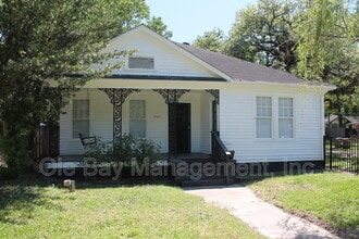 Building Photo - 1725 Laurel St