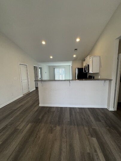 Building Photo - Available mid Oct 25