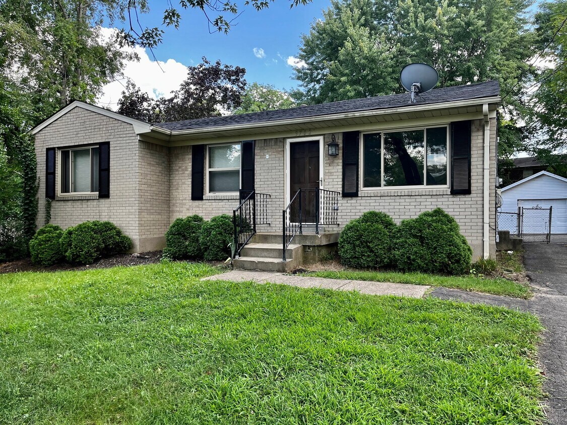 9702 Walnutwood Way, Louisville, KY 40299 House Rental in Louisville