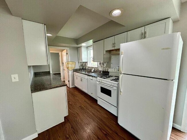 Foto del edificio - 757 Fox River Rd