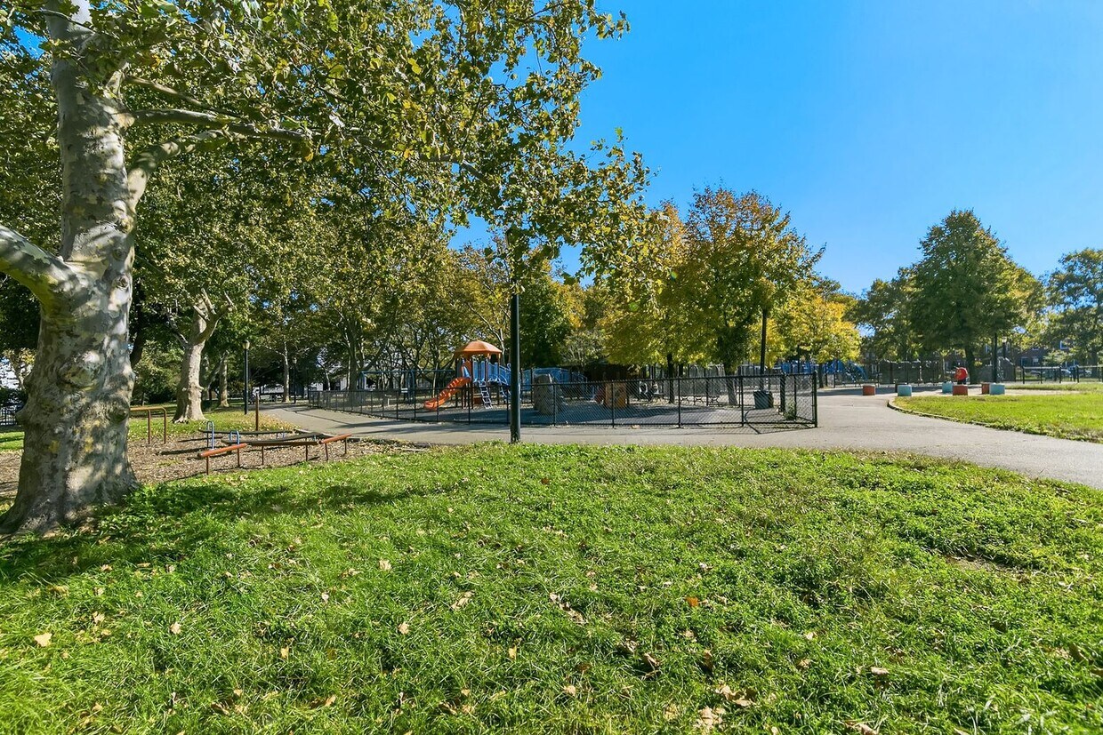 11 Orient Ave, Brooklyn, NY 11211 Room for Rent in Brooklyn, NY