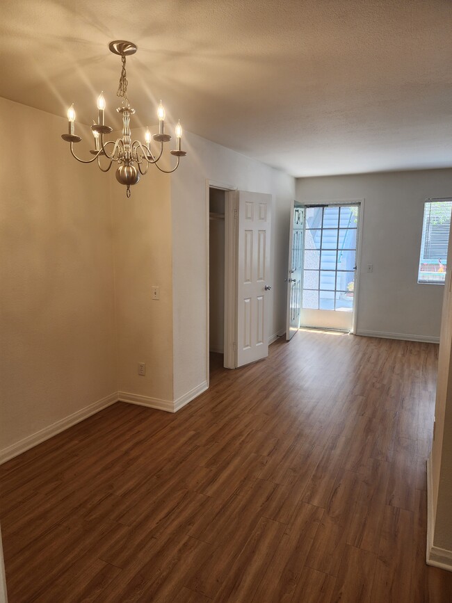 Dining area - Apollo Apartments