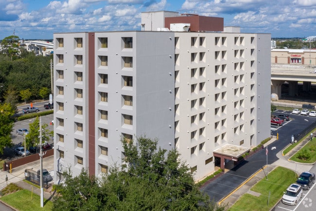 building - Riverside Park Apartments