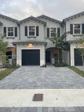 Building Photo - 29009 SW 162nd Ct