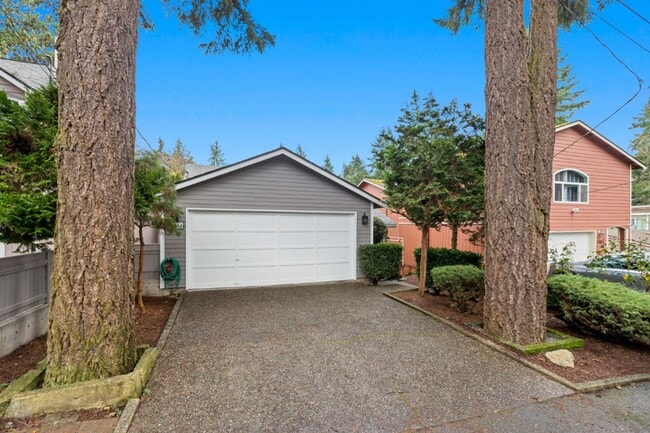 Building Photo - 3Bd/2Ba Seattle House