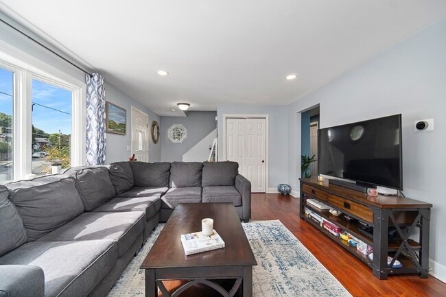 Building Photo - 188 Gaston St