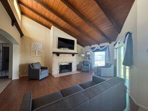 Building Photo - 1611 AZ-95
