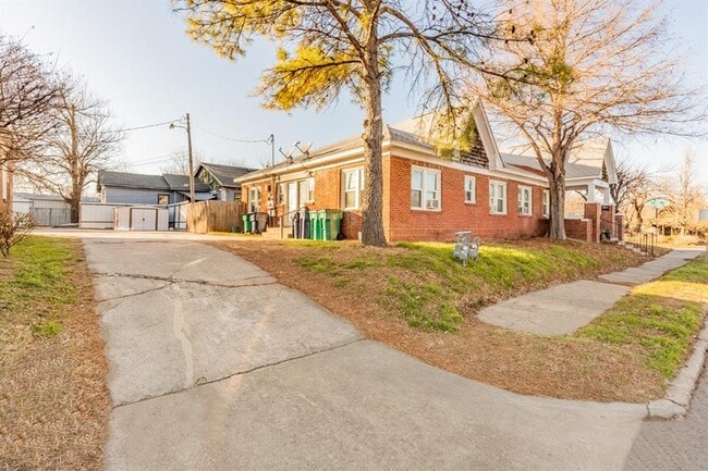 Building Photo - 802 NW 31st St