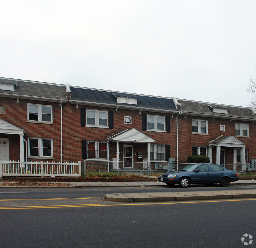 Building Photo - 1718 West Virginia Ave NE