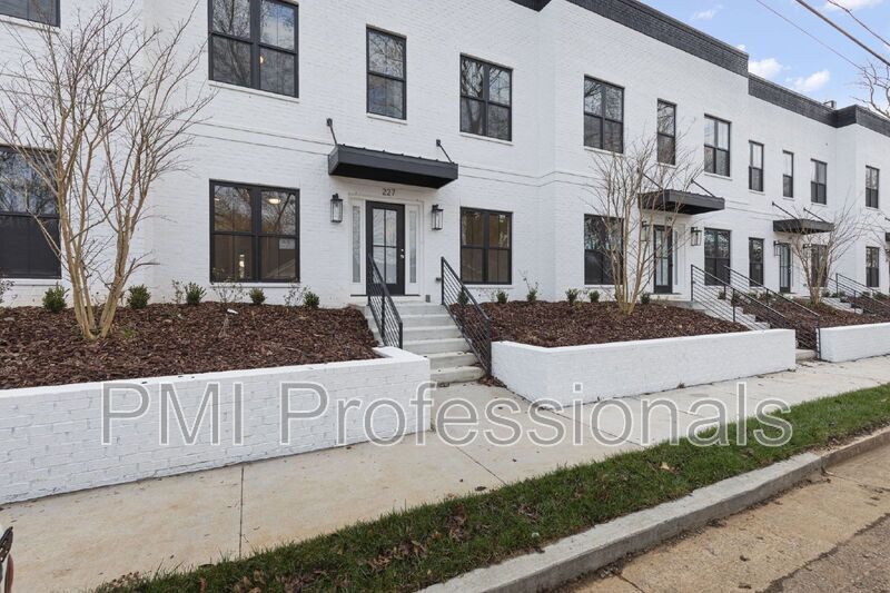 Foto principal - 229 S Bilbro Ave
