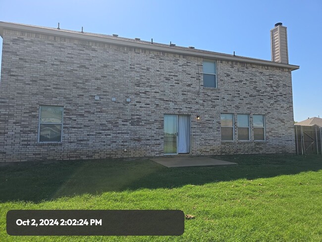 Building Photo - 701 S Heights Dr