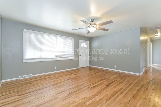 Building Photo - 2871 S Golden Way