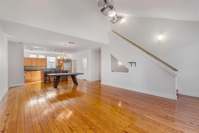 Foto del edificio - 1205 Kinney Ave