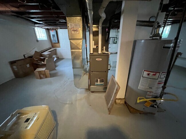 Building Photo - Boardman 2 Story, 3 Bedroom / 1 1/2 Bath ,...