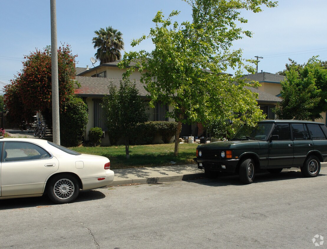 Building Photo - 659 E Olive Ave