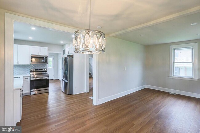 Foto del edificio - 6512 Golden Ring Rd