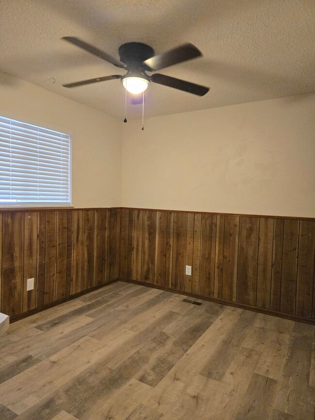 Building Photo - 77 Couch Cir